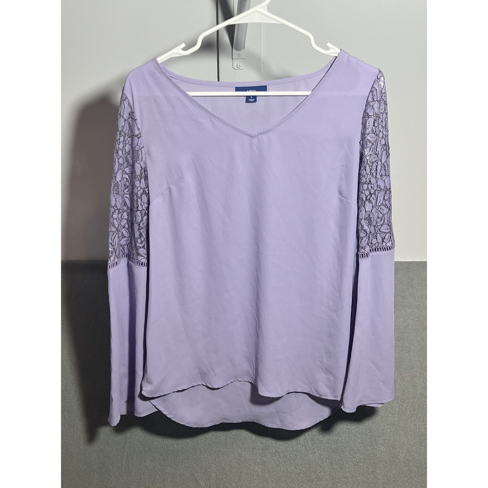 APT.9 Women's‎ Size S Purple Lavender Lace Bell Sleeve V-Neck Blouse Top